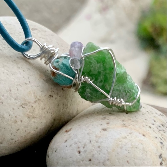 Turquoise, Chrome Tremolite & Fluorite Necklace - Picture 4 of 14